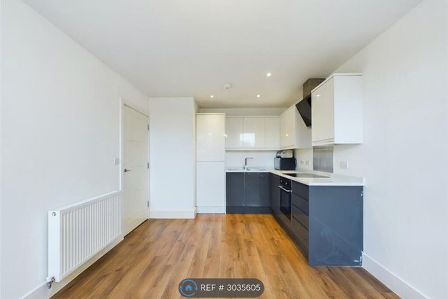 1-bed flat on Verve Apartments, Mercury Gardens, Romford, £1,400/mo