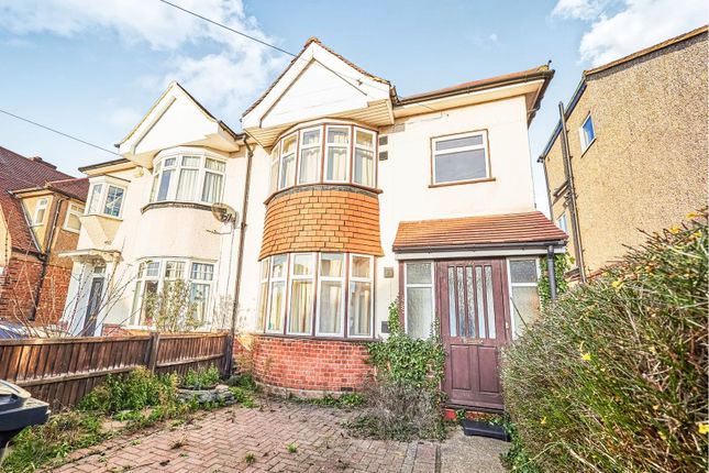 Find 3 Bedroom Houses For Sale In Heath Road Hounslow Tw3