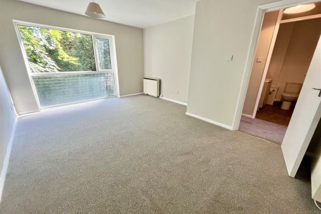 Flat 6, Bowland Court, Sale photo 2