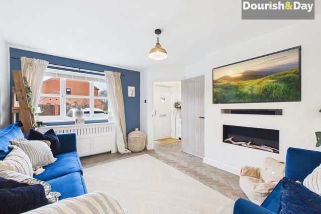3 Pezenas Drive, Market Drayton photo 2
