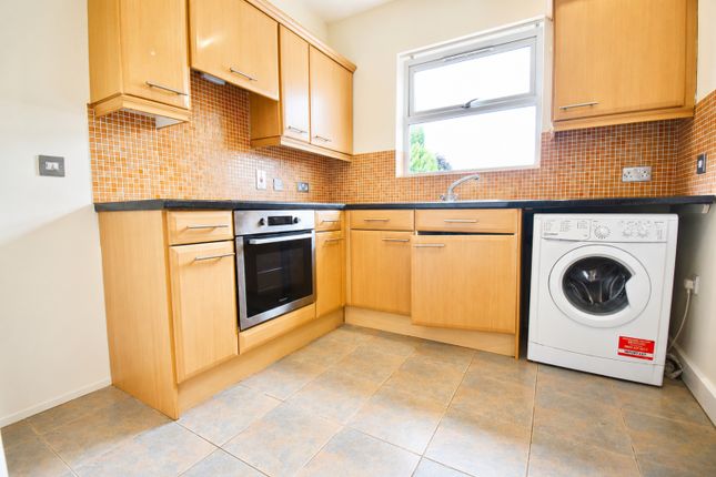 Flat 3, Victoria House, Melbourne Road, Northampton photo 4