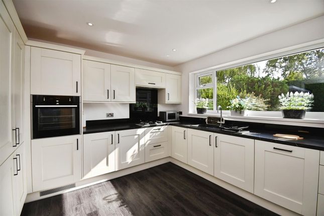 6, Hill Brow, Hull photo 2