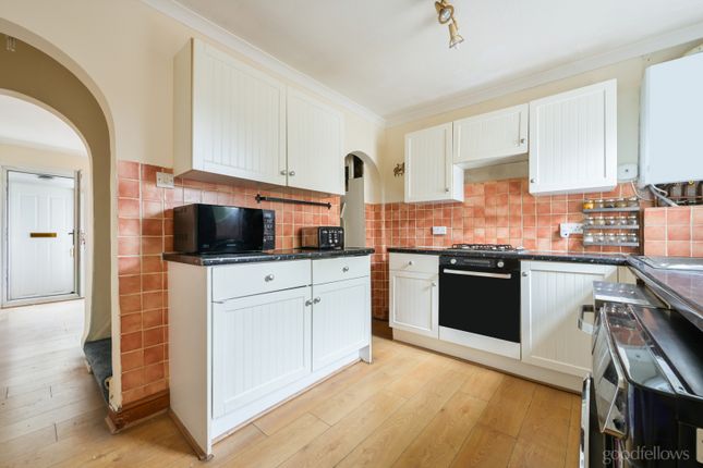 233, Tamworth Lane, Mitcham photo 4