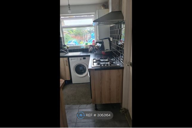 Holly Road, Hounslow photo 5