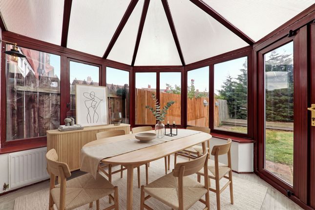 21 Stanks Avenue, Leeds photo 4