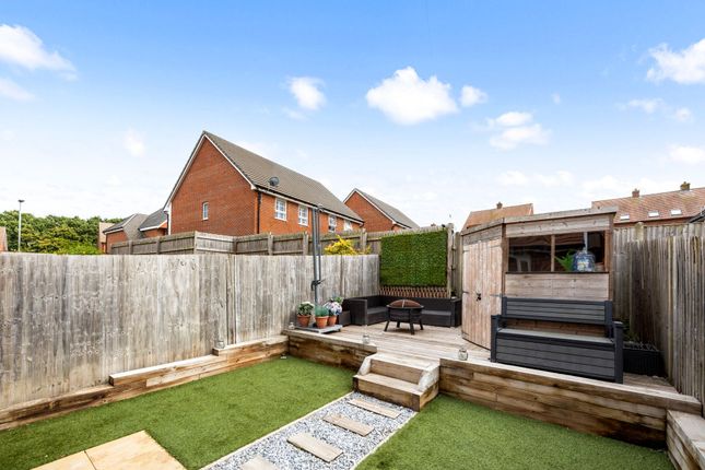 49 Fletcher Way, Henfield photo 4