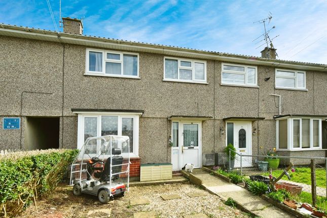 Thumbnail Semi-detached house for sale in Carstairs Avenue, Swindon