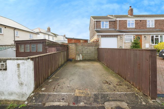 15, Larkhill Road, Salisbury photo 4
