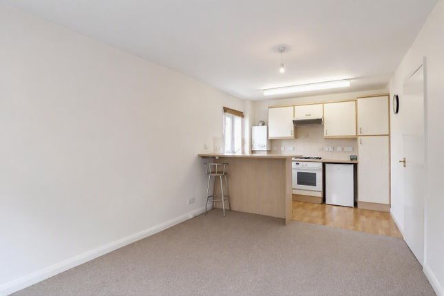 42, Stow Court, Cheltenham photo 4