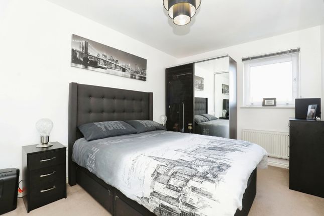 Flat for sale in Thackhall Street, Coventry, West Midlands