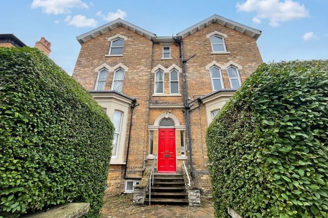 1-bed flat on Basement Flat, 1 Princess Royal Terrace, Scarborough, Scarborough, £40,000