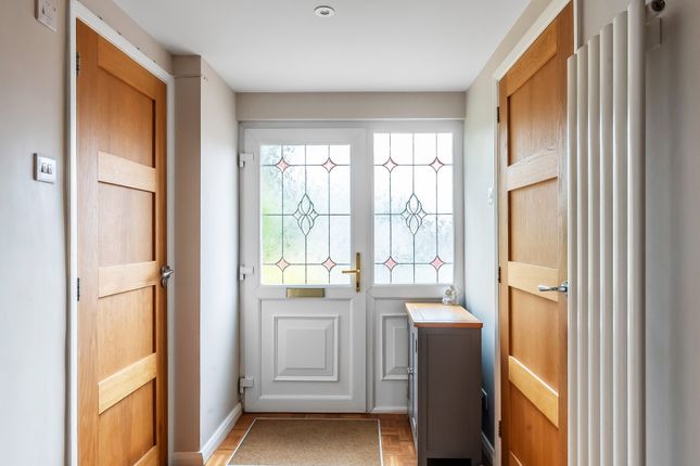 10, Rodney Way, Guildford photo 4