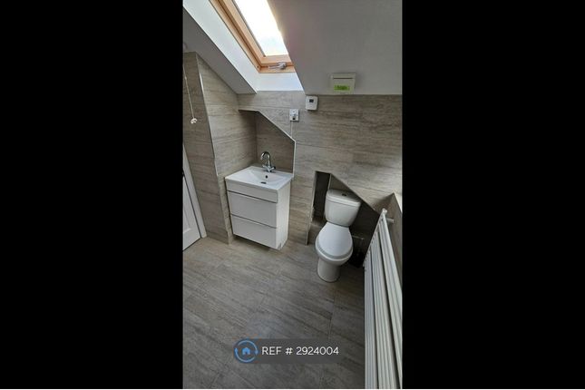 Studio D, Badshot Lea Road, Badshot Lea, Farnham photo 3