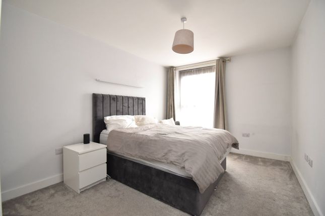 Flat for sale in Mole Road, Hersham, Walton-On-Thames