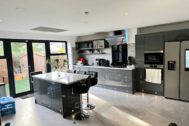 3, Goodrich Close, Watford photo 5