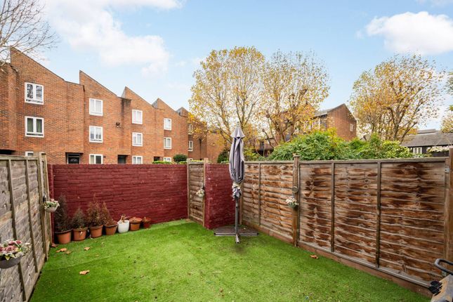 Langdale Close, Elephant and Castle photo 4