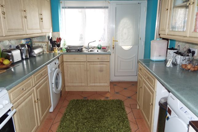 32, Basildon photo 2