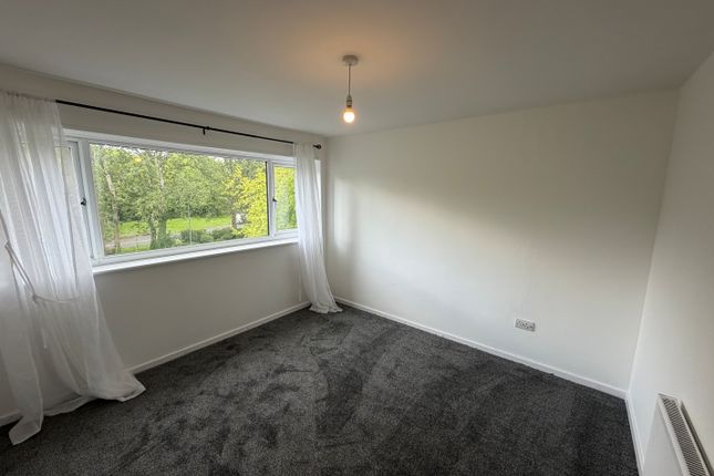 80, Runcorn photo 5