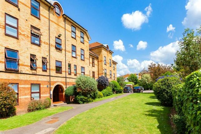 Flat for sale in Latchingdon Ct, Forest Road, Walthamstow