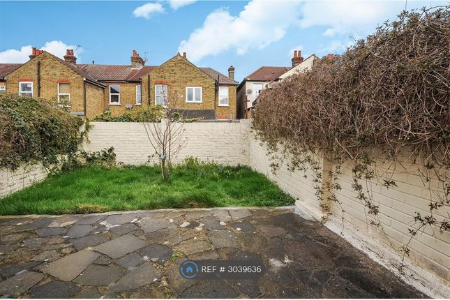 Vicarage Road, Sutton photo 3