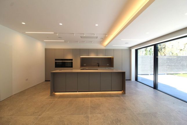 Thumbnail Detached house to rent in Fairydell Close, Kings Langley