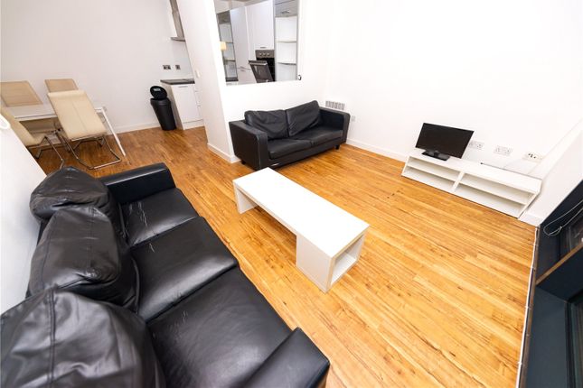 Flat to rent in The Gallery, 14 Plaza Boulevard, Liverpool