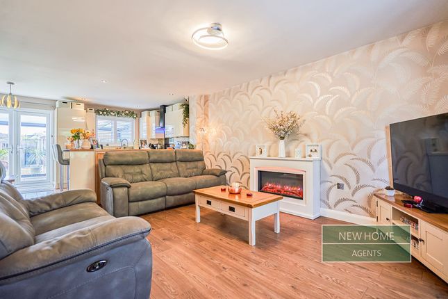 19, Cable Drive, Frodsham photo 2