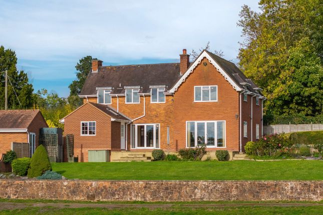 4-bed detached on Bewdley, £700,000