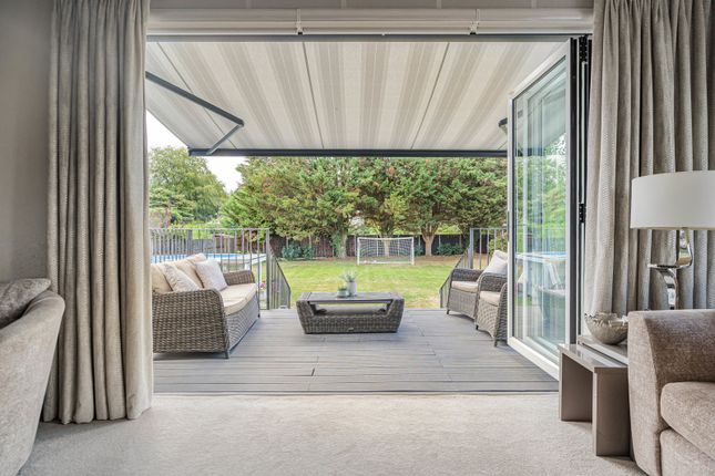 11, Mayfield Gardens, Surrey photo 4