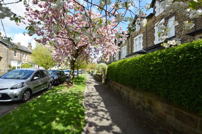 Flat to rent in West End Avenue, Harrogate, North Yorkshire