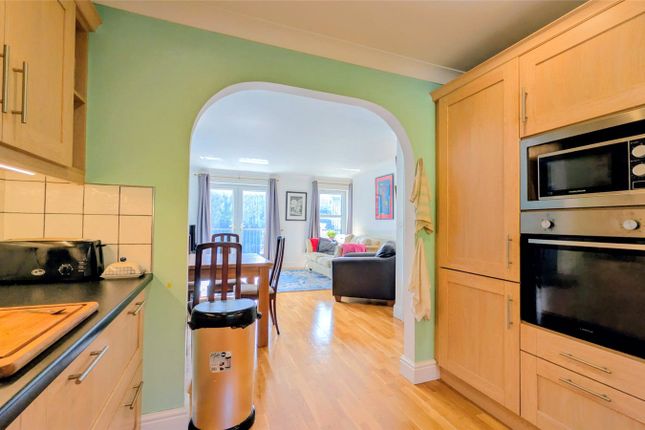 27, Kensington Gardens, Pembrokeshire photo 4