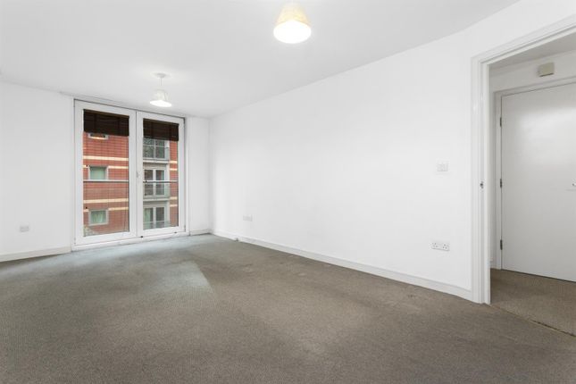 Flat for sale in Salamanca Place, Vauxhall, London