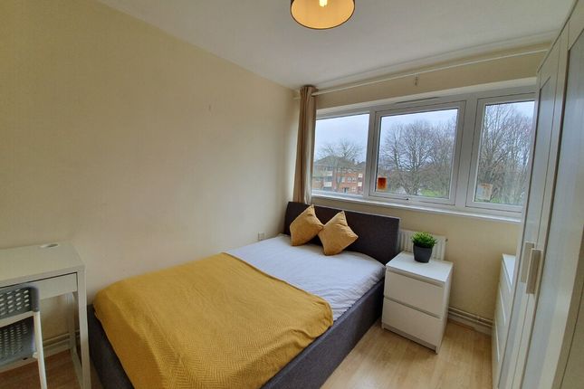 Room to rent in Suffolk Square, Norwich