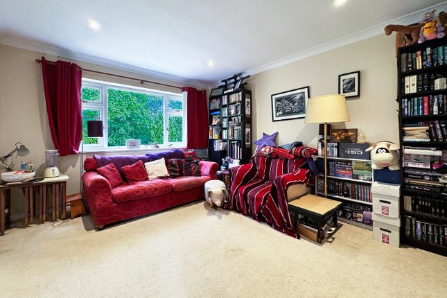 30, Cumberland Close, Amersham photo 3