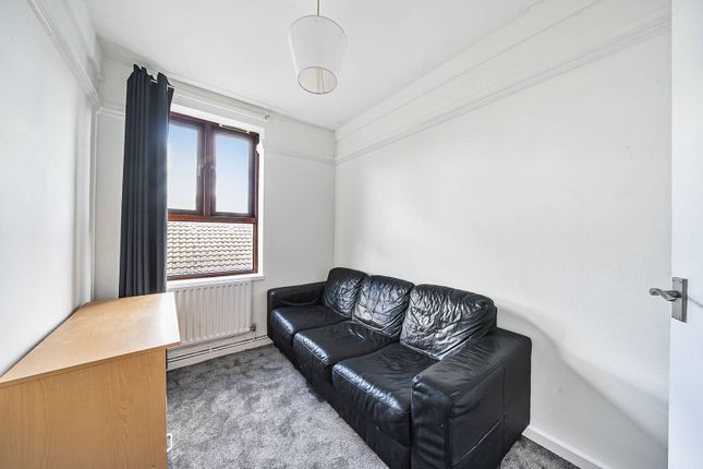 Flat to rent in New Park Rd, Brixton, London