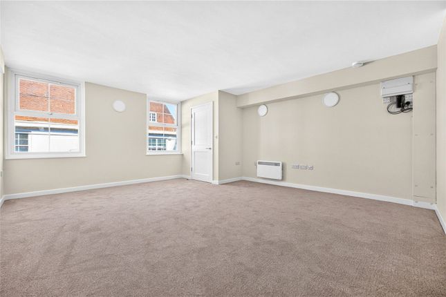 79A,, High Street, Surrey photo 4