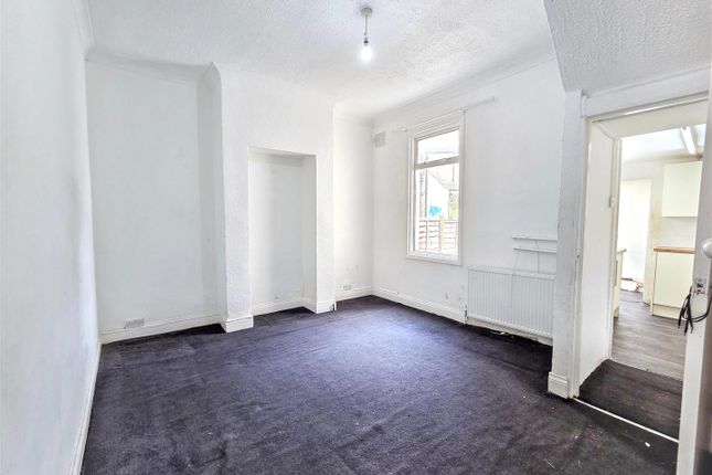 00, Waverley Road, London photo 4
