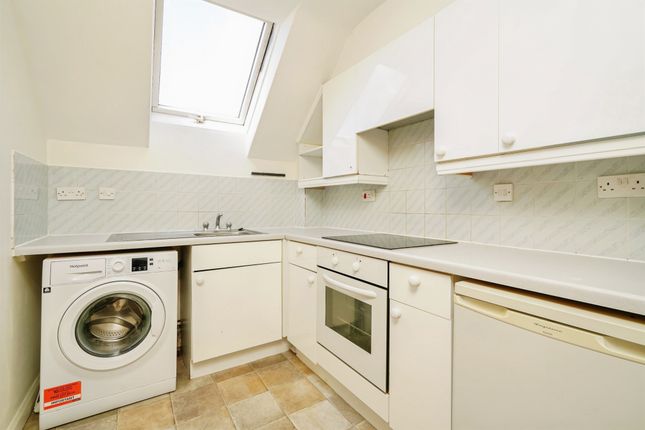 11, Joan Lawrence Place, Oxford photo 2