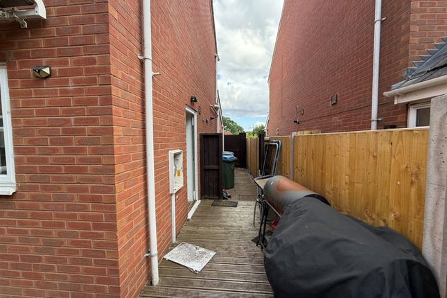 9, Lilacvale Way, COVENTRY photo 2