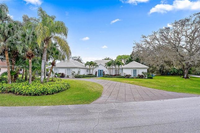 Property for sale in 120 Se Turtle Creek Drive, Jupiter, Florida, 33469, United States Of America