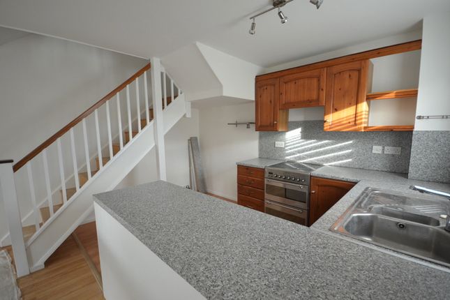 5, Kelly Close, Shepperton photo 3
