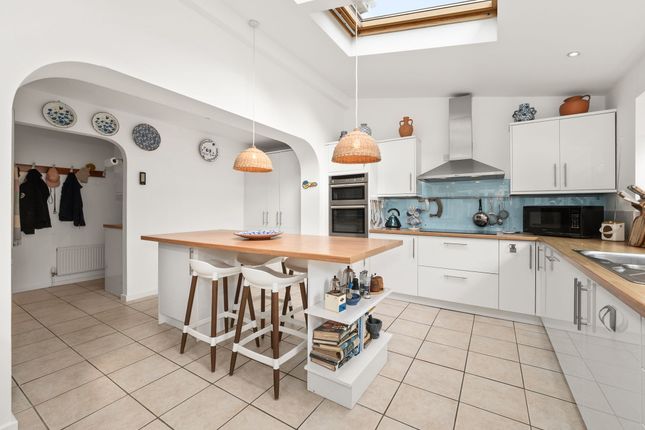 4 Church Field Headland Road, Stratford-Upon-Avon photo 2