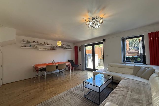 211, Rother View Road, Rotherham photo 4