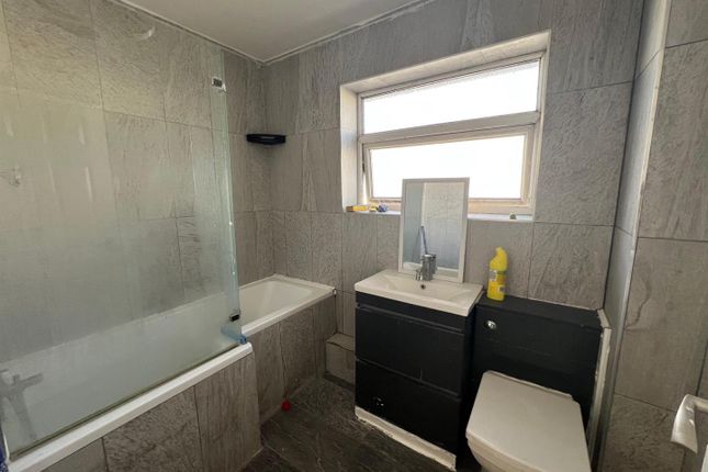 6, Rozelle Court, Dunheved Road South, Thornton Heath photo 5