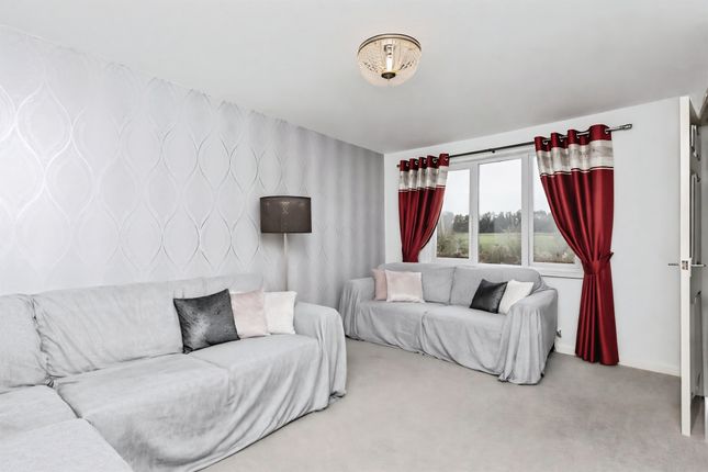 34, Seaton Crescent, Knottingley photo 2