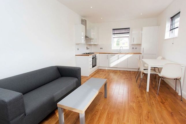 56b Hoppers Road, London photo 2