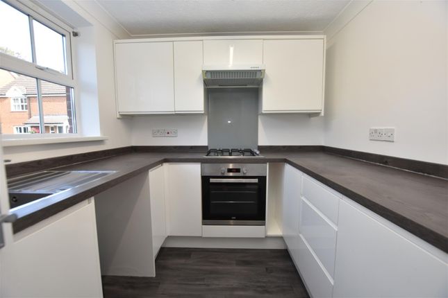 1, Ellis Close, Hastings photo 2