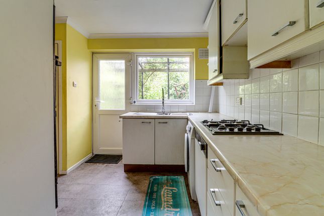 6, St Michaels Close, Harpenden photo 4