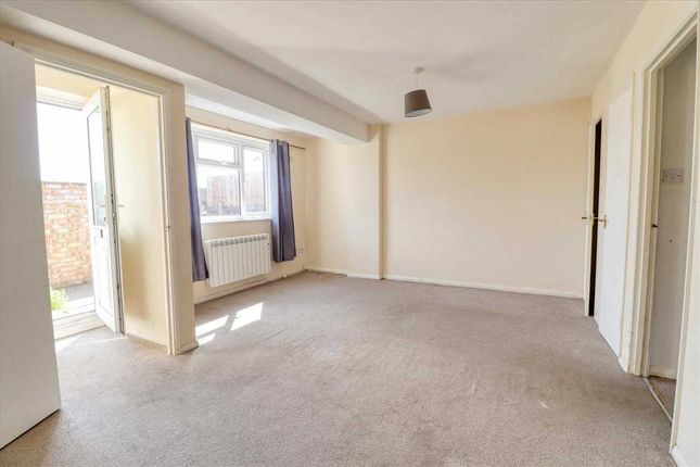 4, Dale Court, Harwich photo 2