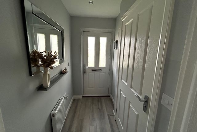 64, Cambridge Cescent, North Lanarkshire photo 2